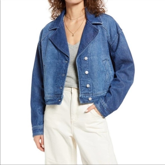 Free People Jackets & Blazers - Free People Crop Denim Trucker Jacket in Gemini Wash SZ L